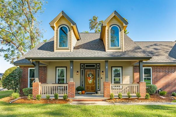 Exterior, Facade, Brick Facade, Cape Cod