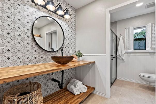 Bathroom, Interior, Recessed Lighting