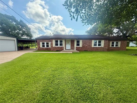 Attached, Backyard, Exterior, Facade, Brick Facade, Ranch