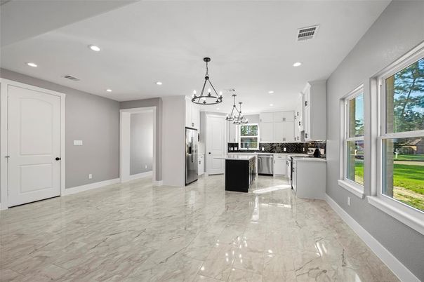 Chandelier, Interior, Kitchen, Marble, Pendant Lights, Recessed Lighting, Stainless Steel Appliances