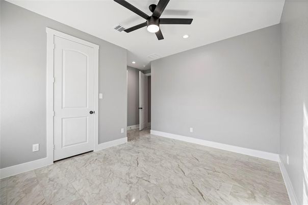 Empty room, Interior, Marble, Recessed Lighting