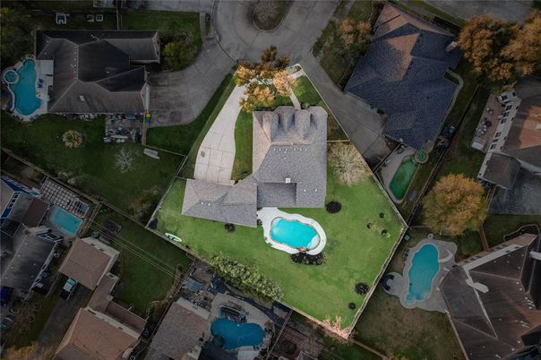 Exterior, Drone
