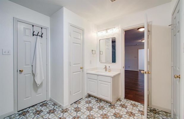 Bathroom, Interior, Wood Texture Flooring
