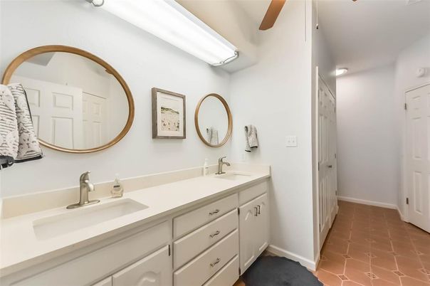 Bathroom, Dual Sink Vanities, Interior