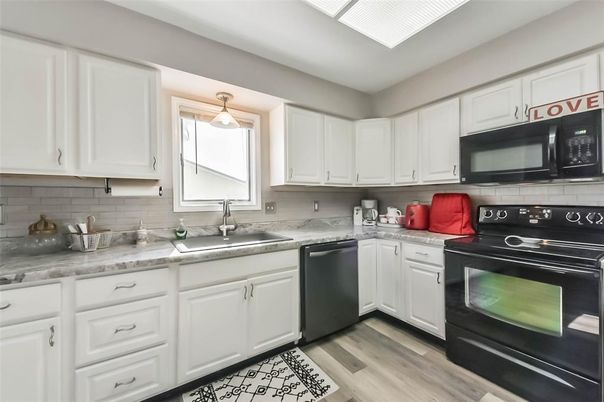 Interior, Kitchen, Pendant Lights, Wood Texture Flooring