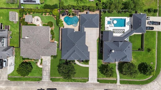 Exterior, Drone