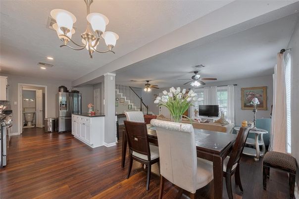 Chandelier, Dining room, Interior, Kitchen, Recessed Lighting, Wood Texture Flooring
