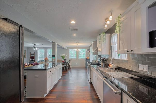 Chandelier, Dining room, Interior, Kitchen, Recessed Lighting, Wood Texture Flooring