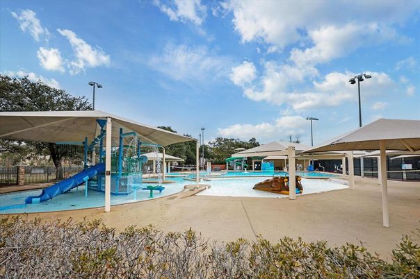 Exterior, Playground, Pool