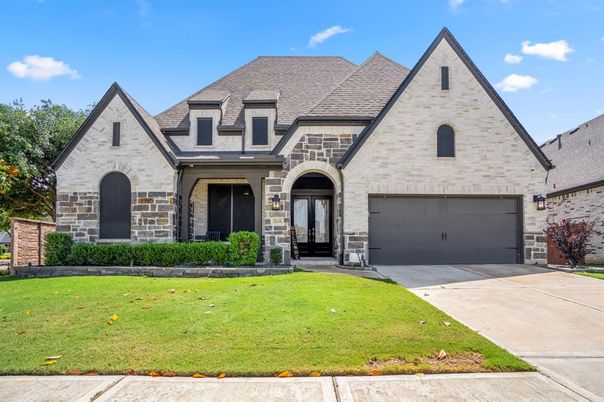 Attached, Exterior, Facade, Brick Traditional