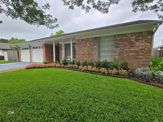 Attached, Exterior, Facade, Brick Facade, Ranch