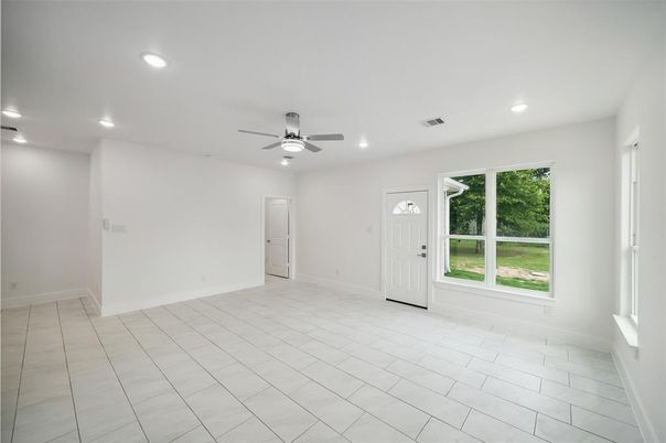 Empty room, Interior, Recessed Lighting