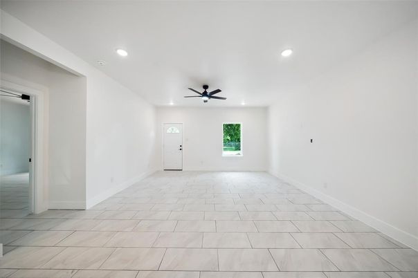 Empty room, Interior, Recessed Lighting
