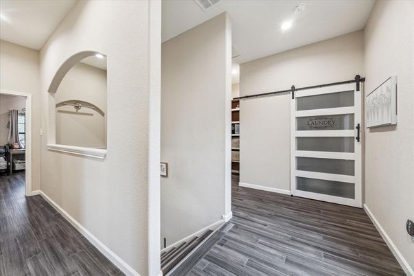 Interior, Recessed Lighting, Wood Texture Flooring