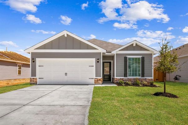Attached, Exterior, Facade, American Craftsman