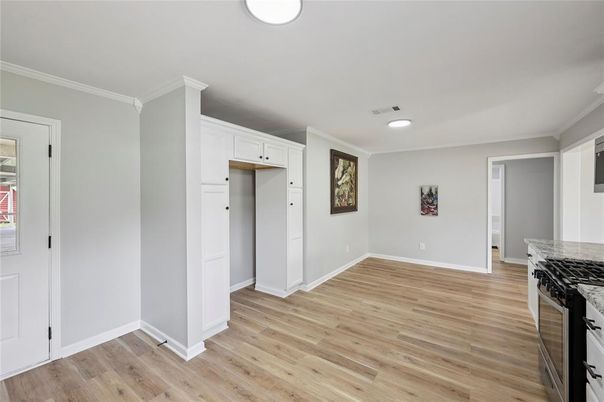 Empty room, Interior, Recessed Lighting, Wood Texture Flooring