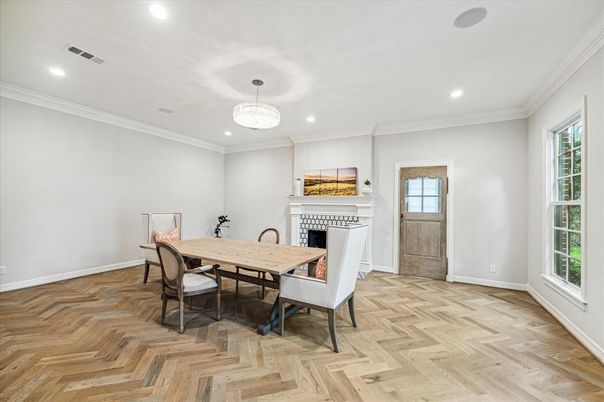 Chandelier, Dining room, Fireplace, Interior, Recessed Lighting, Wood Texture Flooring
