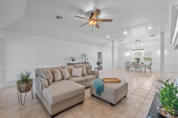 Dining room, Interior, Living room, Pendant Lights, Recessed Lighting