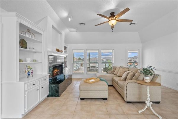 Fireplace, Interior, Living room