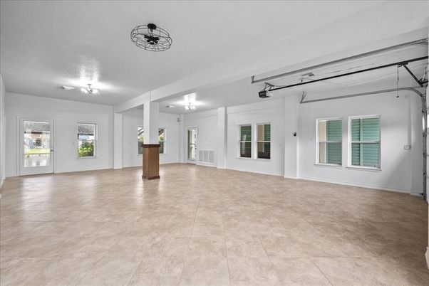 Garage, Interior