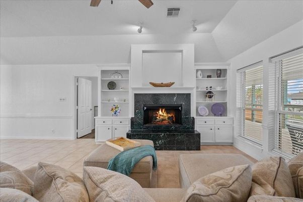 Fireplace, Interior, Living room