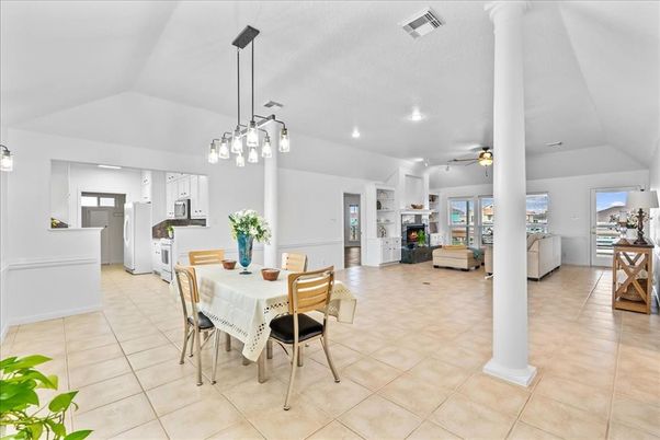 Dining room, Interior, Kitchen, Pendant Lights, Recessed Lighting