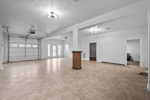 Garage, Interior