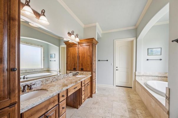 Bathroom, Dual Sink Vanities, Interior
