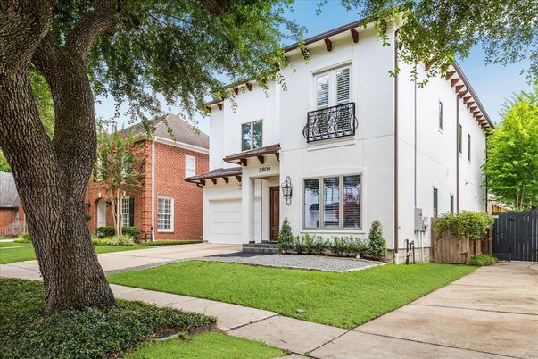Attached, Exterior, Facade, Brick Facade, Spanish Mediterranean