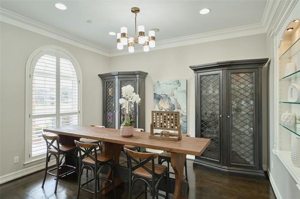 Chandelier, Dining room, Interior, Recessed Lighting, Wood Texture Flooring