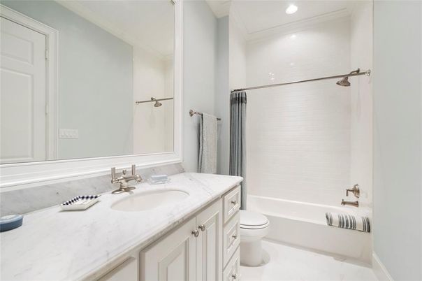 Bathroom, Interior, Recessed Lighting