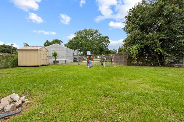Backyard, Exterior, Playground