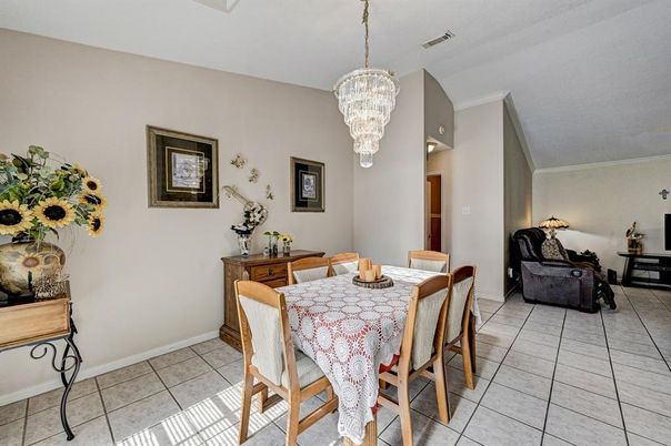 Chandelier, Dining room, Interior