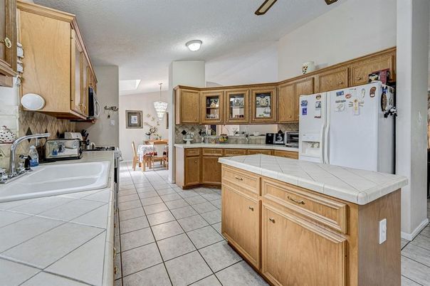 Dining room, Interior, Kitchen, Pendant Lights, Tile Countertops