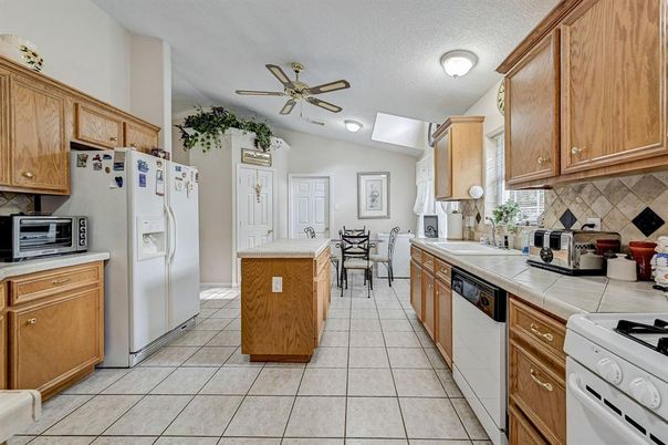 Dining room, Interior, Kitchen, Tile Countertops