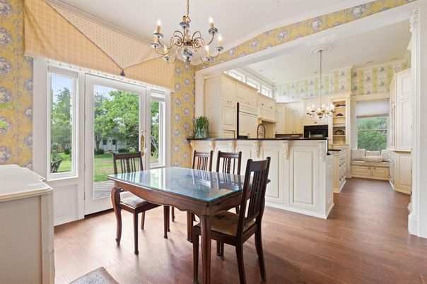 Chandelier, Dining room, Interior, Kitchen, Wood Texture Flooring