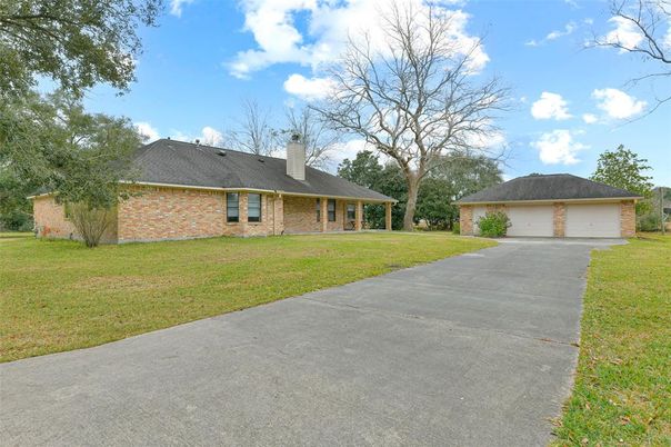 Backyard, Detached Garage, Exterior
