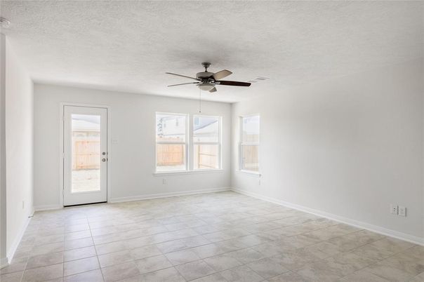 Empty room, Interior