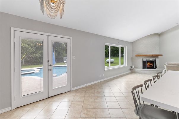 Dining room, Fireplace, Interior