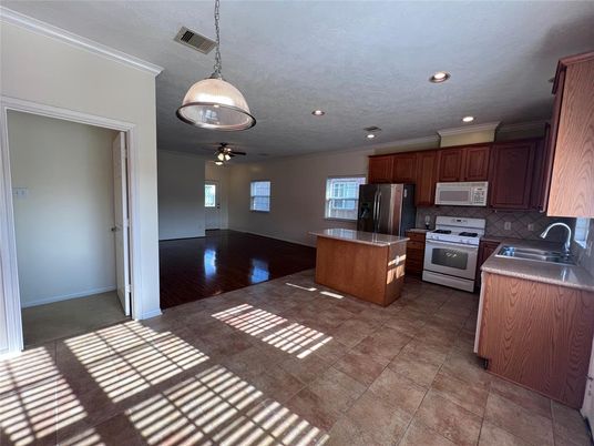 Interior, Kitchen, Pendant Lights, Recessed Lighting, Wood Texture Flooring