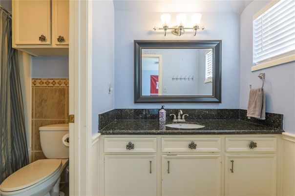 Bathroom, Interior, Tile Countertops