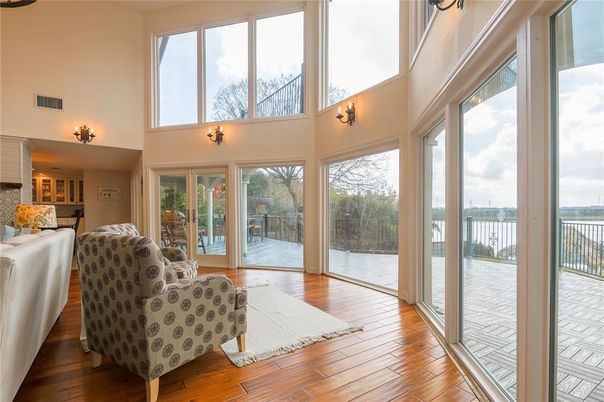 Interior, Sun Room, Water, Wood Texture Flooring