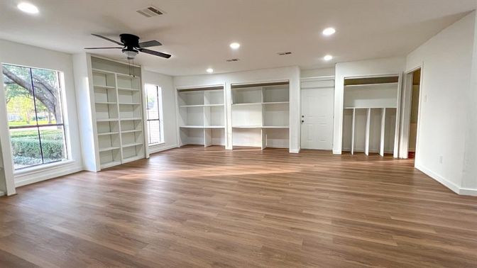 Empty room, Interior, Recessed Lighting, Wood Texture Flooring