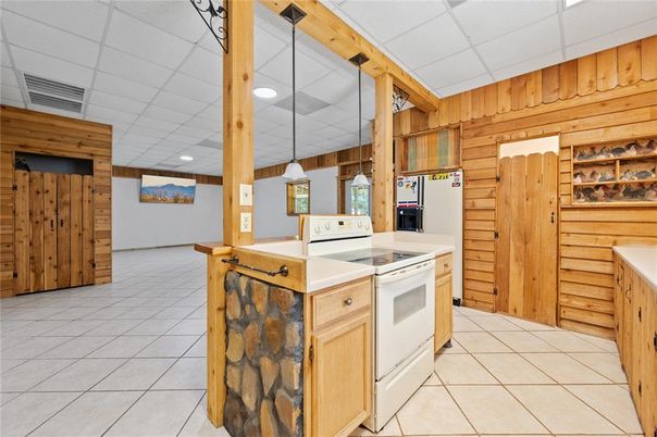 Interior, Kitchen, Recessed Lighting, Wooden Walls