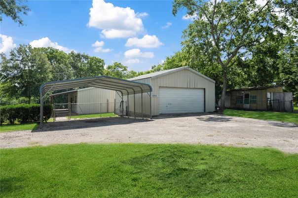 Backyard, Detached Garage, Exterior