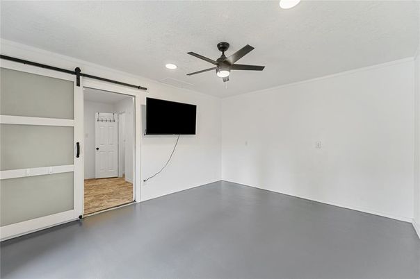 Empty room, Interior, Recessed Lighting