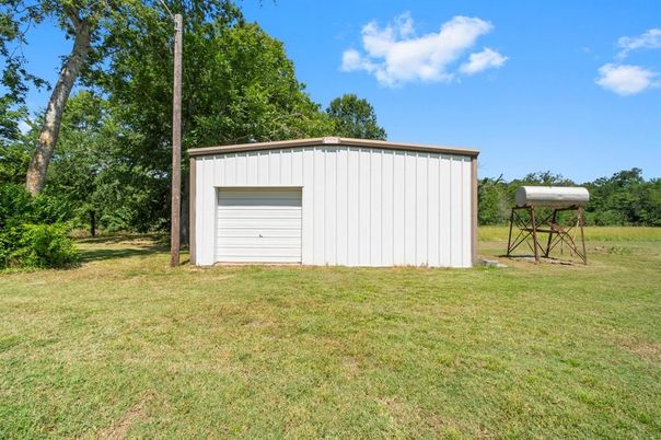 Backyard, Detached Garage, Exterior
