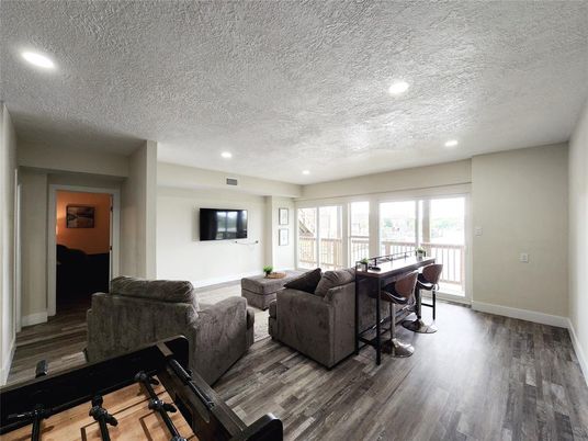 Interior, Living room, Recessed Lighting, Wood Texture Flooring