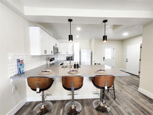 Interior, Kitchen, Pendant Lights, Recessed Lighting, Wood Texture Flooring