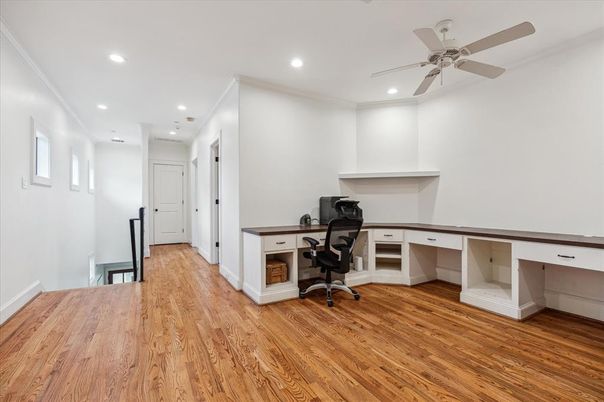 Home Office, Interior, Recessed Lighting, Wood Texture Flooring